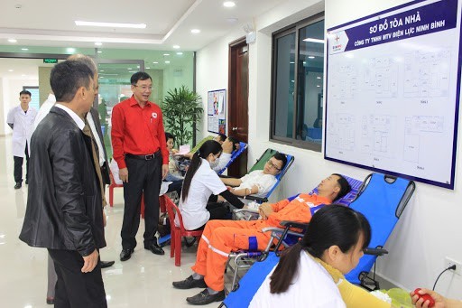 코로나 19 급성폐렴 전염병 대책으로 닌빈 성, 특별 헌혈행사 진행