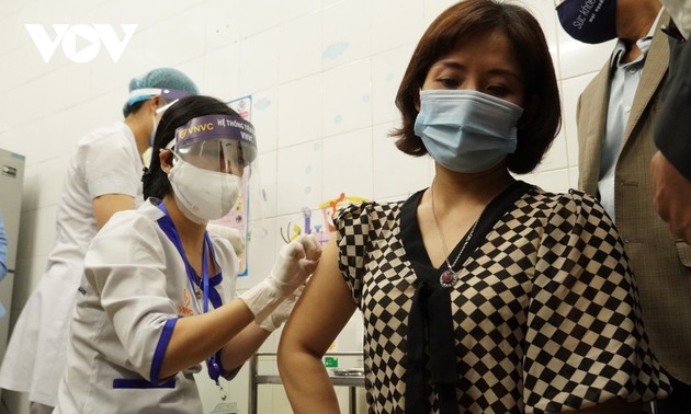 하이즈엉 : 1차 코로나19 백신 접종자 200여 명, 안정적 건강상태를 보여