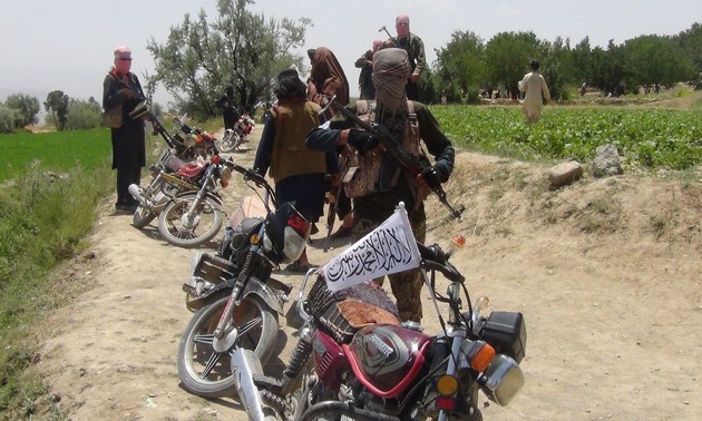 Afghanistan: talibans et EI accusés du massacre de 50 civils