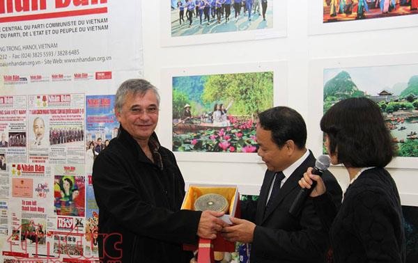 Denis Rondepierre: La visite officielle du SG Nguyên Phu Trong améliore la coopération bilatérale