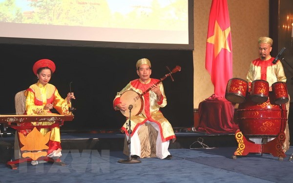 Présentation de la culture vietnamienne à Singapour