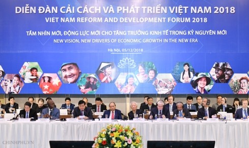 Le PM au premier forum sur la réforme et le développement du Vietnam 2018