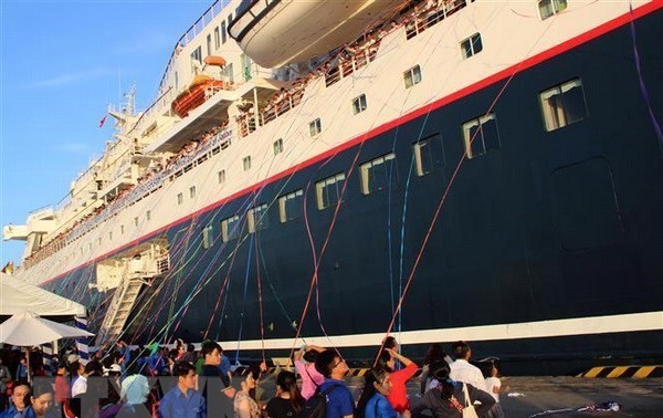 Le bateau de la jeunesse ASEAN - Japon Nippon Maru quitte Hô Chi Minh-ville 