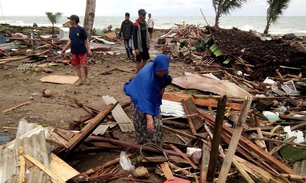 Indonésie: au moins 62 morts et 600 blessés après un tsunami