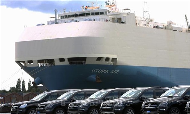 Commerce: l'UE promet de riposter si Washington attaque ses voitures