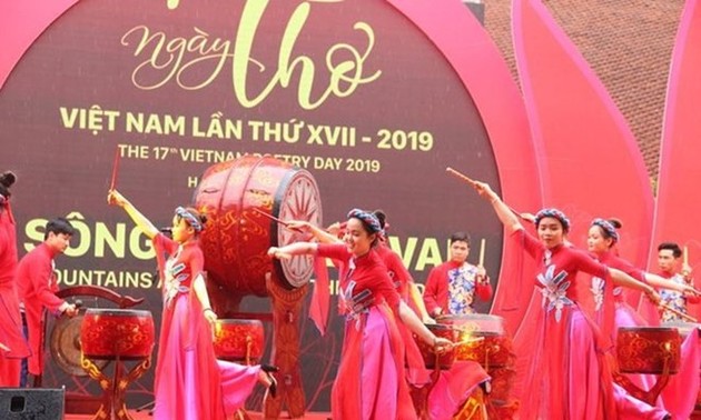 La 17e Journée de la poésie du Vietnam promulgue l’image du Vietnam 