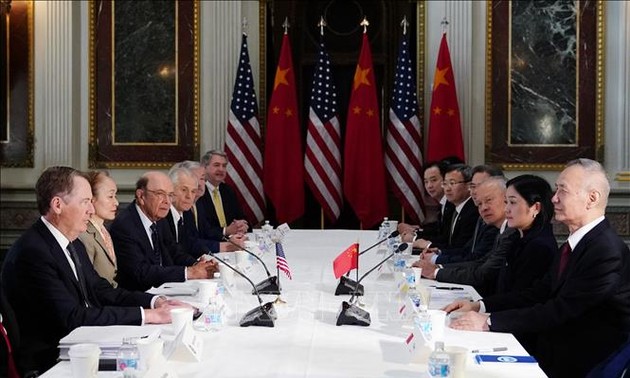 Commerce États Unis-Chine: reprise des pourparlers à Pékin