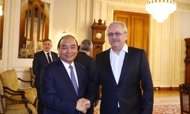 Nguyên Xuân Phuc rencontre le président de la chambre basse roumaine