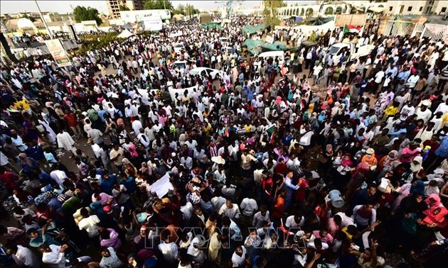 Soudan: les manifestants en colère après le sommet du Caire