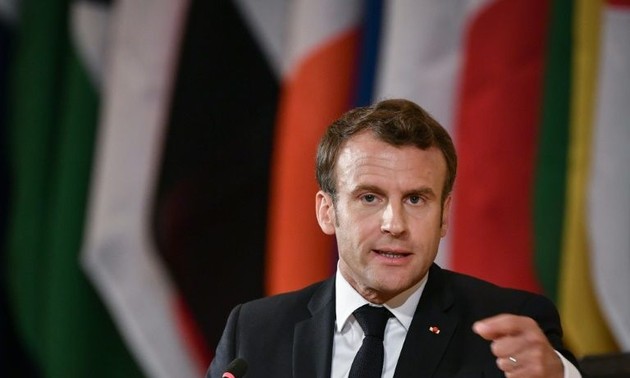 Pour Macron, "l’Europe doit dialoguer avec la Russie"