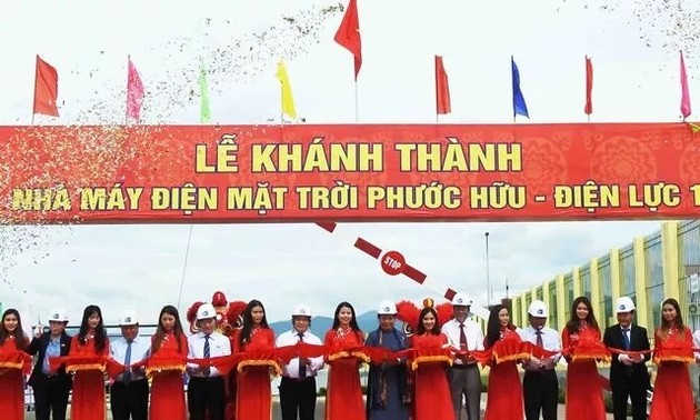 Tong Thi Phong à l’inauguration d’une centrale photovoltaïque