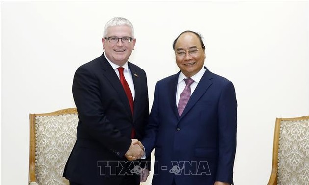 Nguyên Xuân Phuc reçoit l’ambassadeur australien sortant