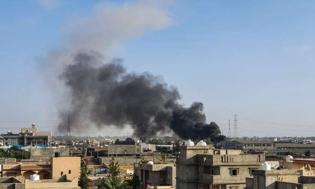 Libye: un missile s’abat sur un centre de détention de migrants, tuant 40 personnes