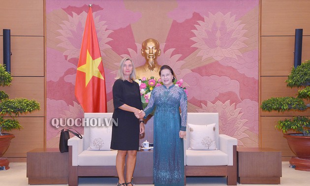 Rencontre entre Nguyên Thi Kim Ngân et la vice-présidente de la CE