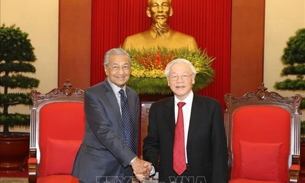 Nguyên Phu Trong reçoit Mahathir Mohamad