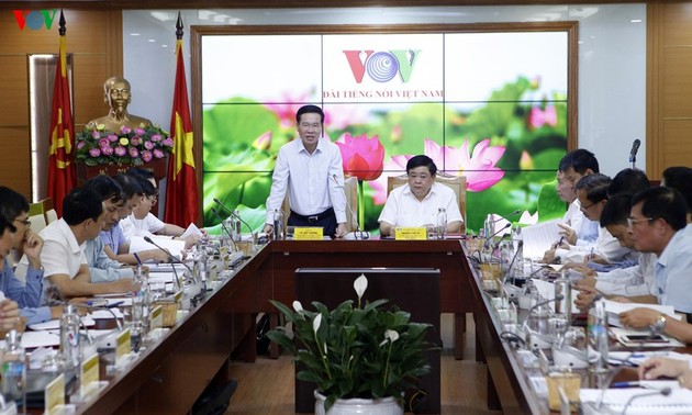 Vo Van Thuong travaille avec VOV sur la lutte anti-corruption