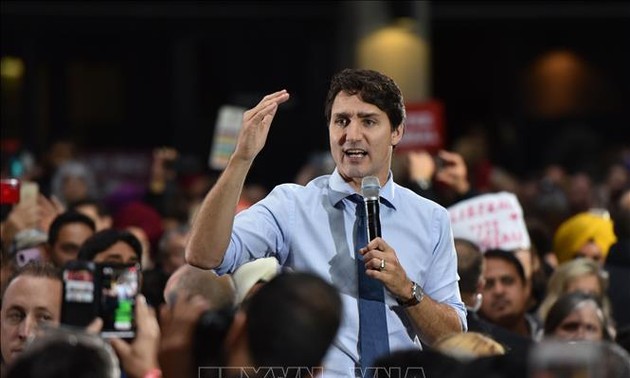 Au Canada, Justin Trudeau réélu sans enthousiasme