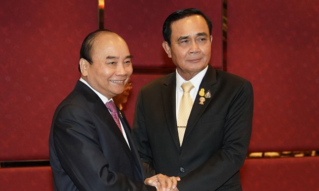 Rencontres de Nguyên Xuân Phuc en marge du 35e sommet de l’ASEAN