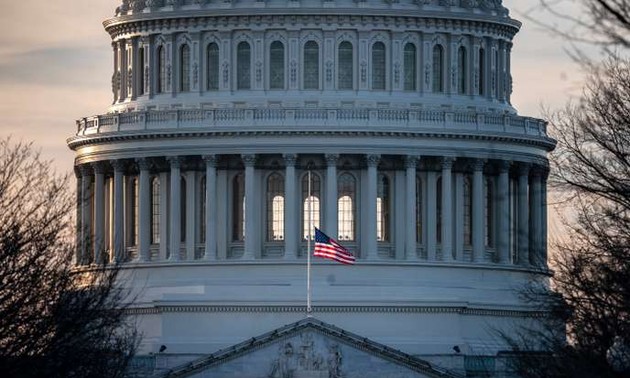États-Unis: la Chambre basse adopte un projet de loi de finances pour éviter un shutdown