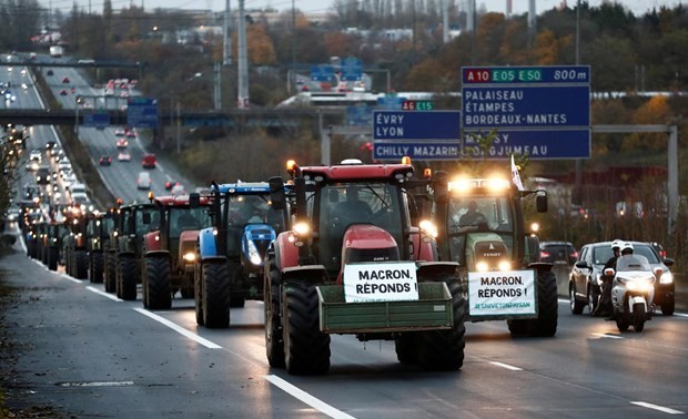Manifestations: près de 1.000 tracteurs ont perturbé la circulation à Paris et en Ile-de-France