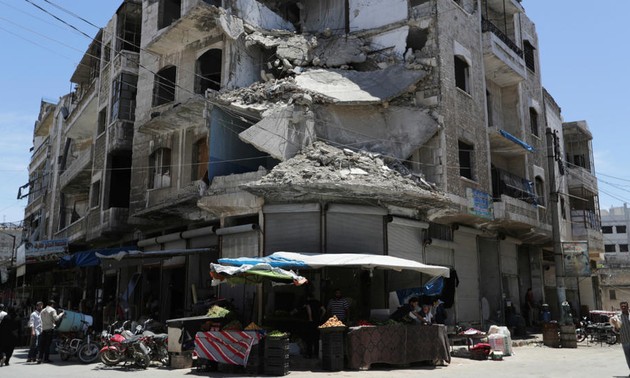 Syrie : au moins huit morts dans de nouvelles frappes russes à Idleb