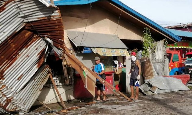 Philipines: le Noël de milliers d'habitants bouleversé par le typhon Phanfone