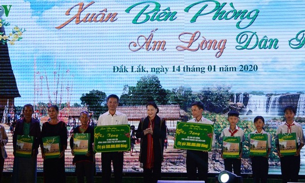 Nguyên Thi Kim Ngân participe au «Printemps dans les villages frontaliers» 