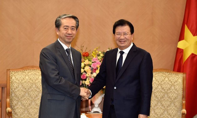 Trinh Dinh Dung reçoit l’ambassadeur chinois au Vietnam 