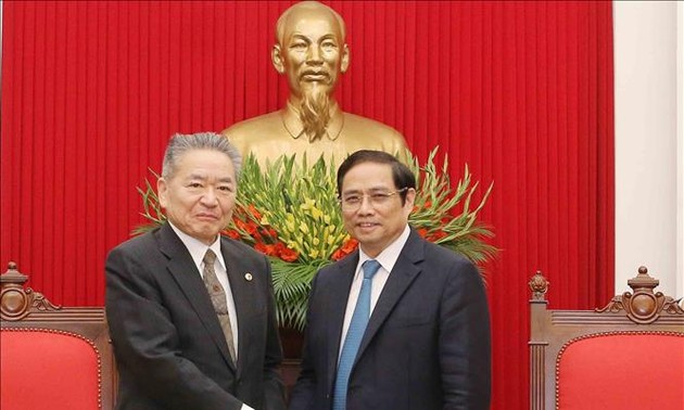 Un dirigeant du PCJ en visite au Vietnam 