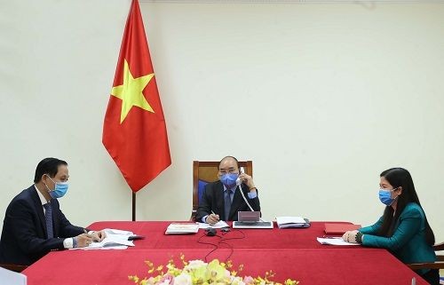 Conversation téléphonique entre Nguyên Xuân Phuc et Moon Jae-In sur le Covid-19