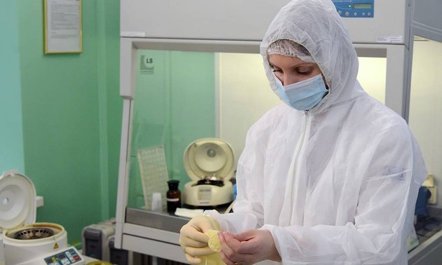 Covid-19: la Russie poursuit des tests de prototypes de vaccin