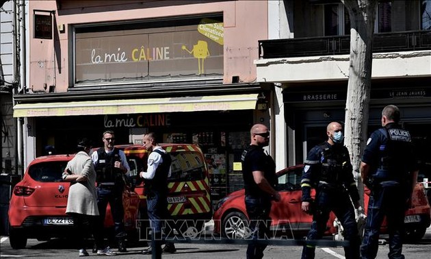 France: 2 morts et 7 blessés dans une attaque au couteau à Romans-sur-Isère 