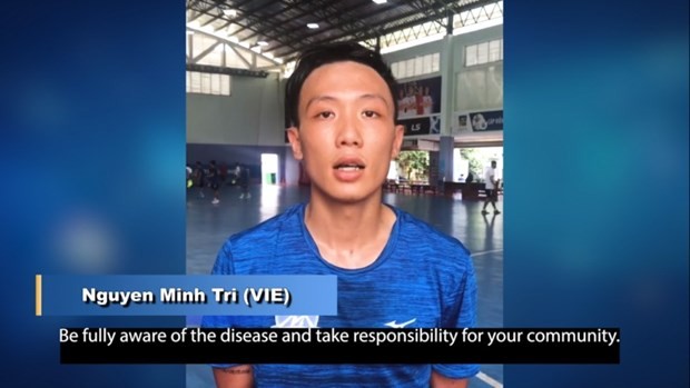 Le premier joueur vietnamien de futsal participe à une campagne contre le covid-19 
