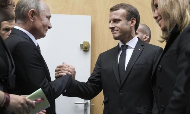 Emmanuel Macron et Vladimir Poutine vont s'entretenir en visioconférence vendredi