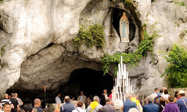 Des millions de fidèles pour le «premier e-pélerinage mondial» de Lourdes