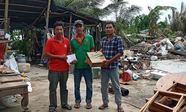 La Croix-rouge du Vietnam vient en aide aux victimes du typhon Sinlaku