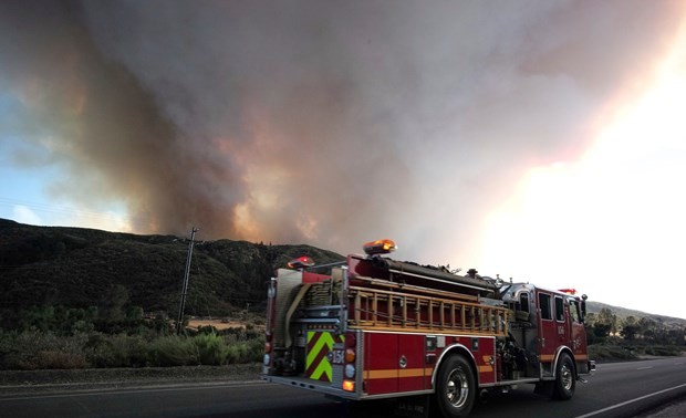 Californie : des centaines de maisons évacuées suite à un énorme incendie
