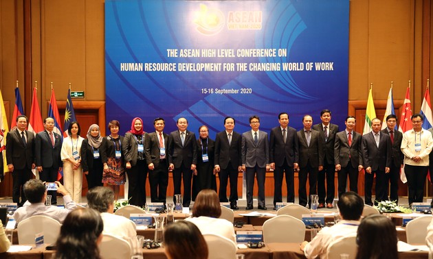 ASEAN: ouverture de la conférence sur le développement des ressources humaines