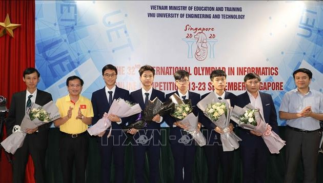 Quatre élèves vietnamiens primés aux Olympiades internationales d'informatique 