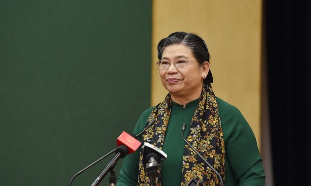La vice-présidente permanente de l’Assemblée nationale à l’Université de Thai Nguyên