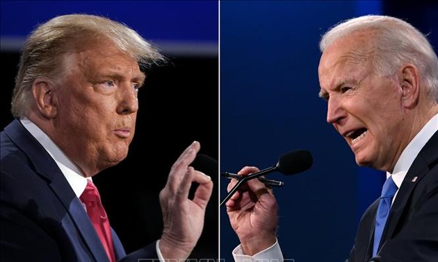 Biden vote dans son fief de Wilmington, Trump sillonne l'Amérique