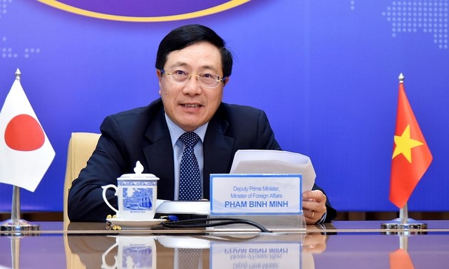 Pham Binh Minh s’entretient au téléphone avec le gouverneur de la préfecture de Gunma (Japon)