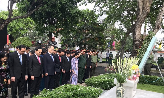   Commémoration du 100e anniversaire de la naissance du défunt président Lê Duc Anh