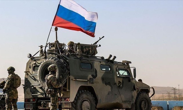 La Russie annonce le retrait de ses troupes à la frontière ukrainienne