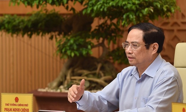 Pham Minh Chinh: il faut tout faire pour avoir le plus tôt possible un vaccin vietnamien