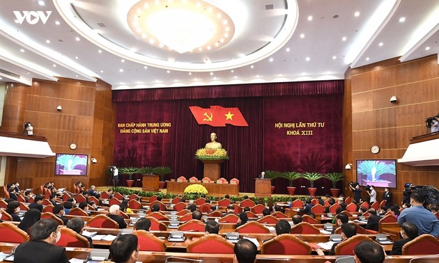  Nguyên Phu Trong: contrôler l'épidémie pour accélérer la reprise économique