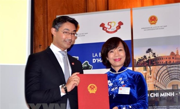 Le Vietnam nomme son premier consul honoraire en Suisse