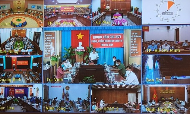 Pham Minh Chinh appelle à une vaccination accélérée chez les 12-18 ans