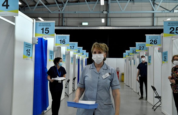 Selon l'OMS, avec Omicron, l'espoir d'une fin de la pandémie se dessine en Europe 