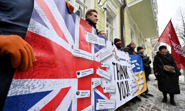 Ukraine: Londres a annoncé lundi le retrait de personnels de son ambassade à Kiev